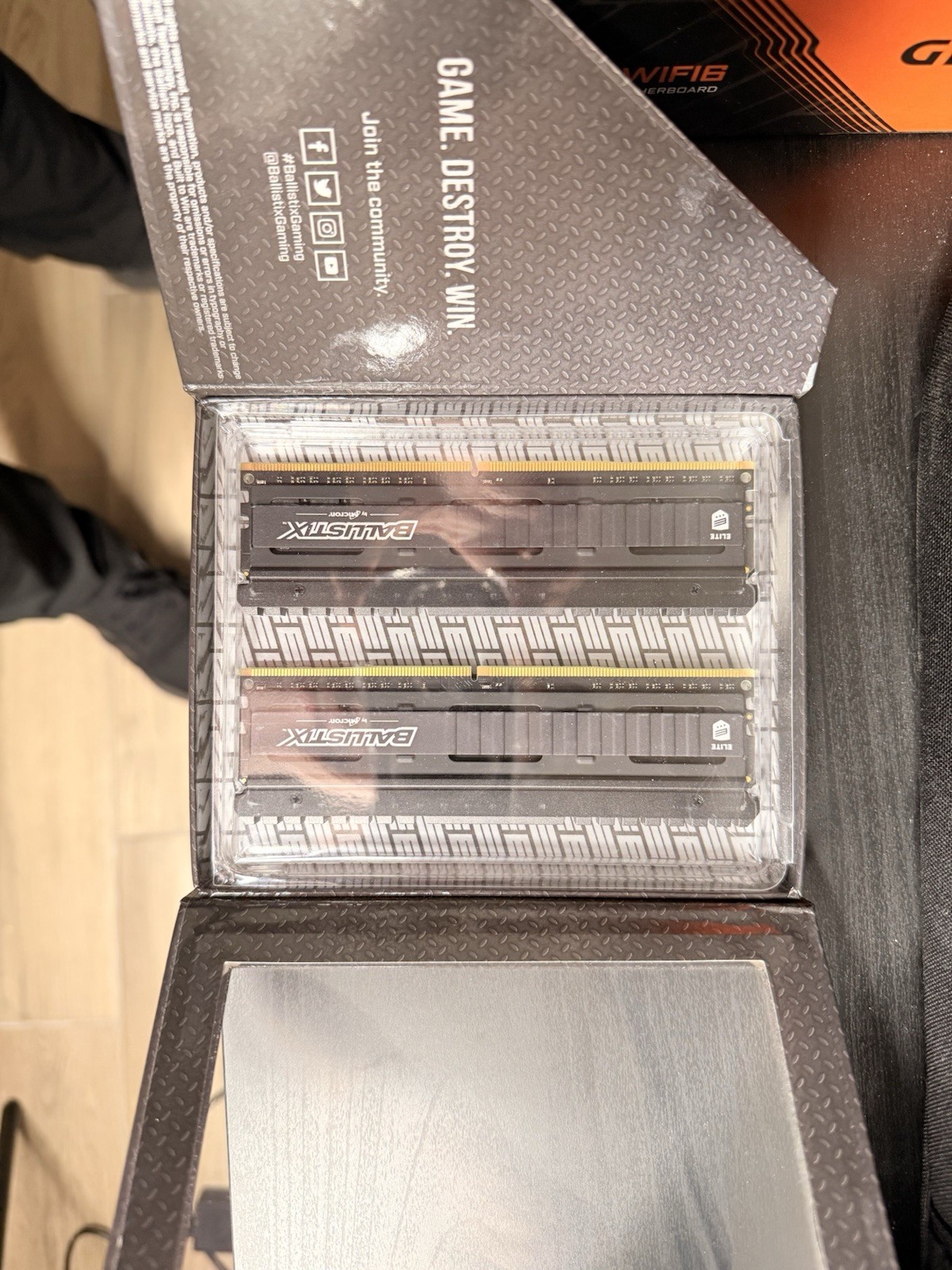 Ballistix BLE2K8G4D36BEEAK Crucial Elite 3600 MHz DDR4 16GB RAM
