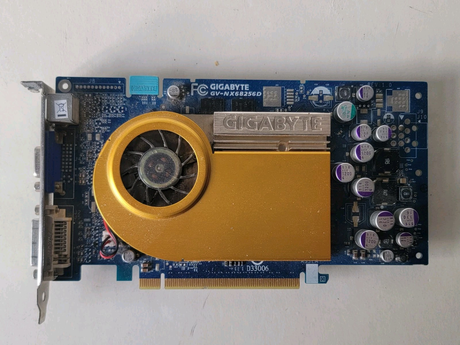 Gigabyte NVIDIA GeForce 6800 256MB GDDR3 Video Card PCIe