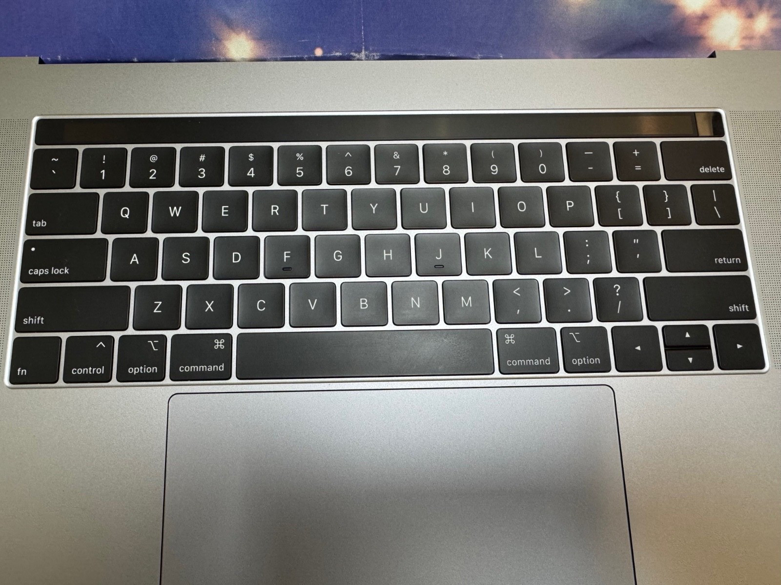 Apple MacBook Pro 15″ A707 Logic Board i7 16GB 512GB + Top Case + Good Battery