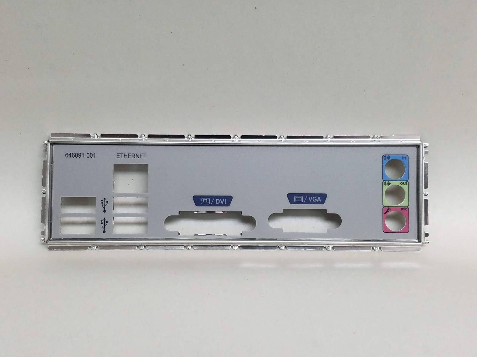HP I/O Shield For Pro 3500 Desktop Motherboards – 696234-001