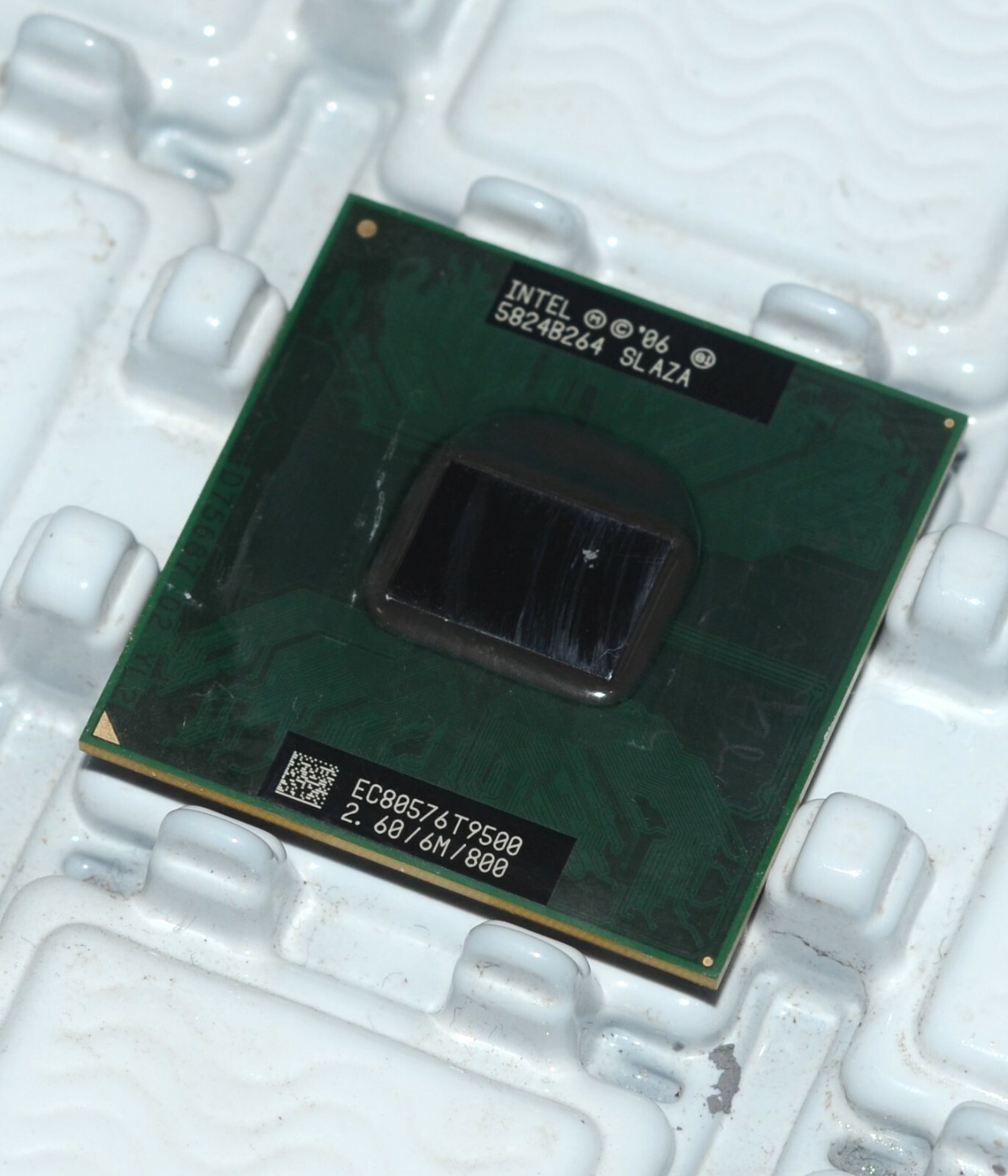 Intel Core 2 Duo T9500 2.6 GHz 6M Dual-Core CPU Processor SLAYX