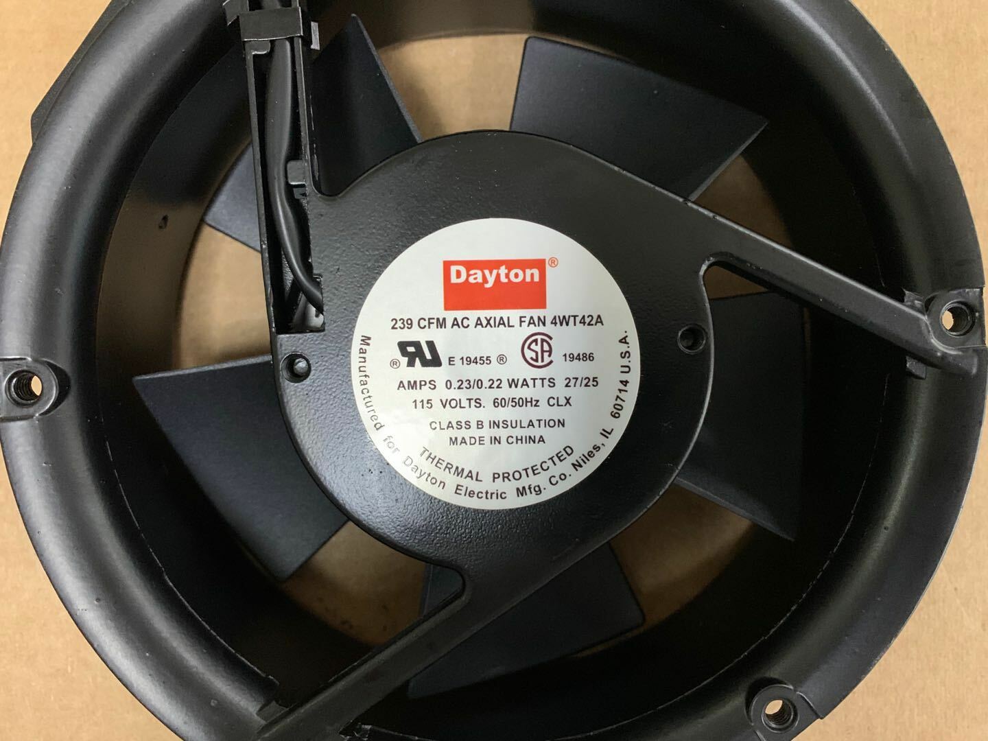 Dayton 239 CFM AC AXIAL FAN 4WT42A 115V AMPS 0.23/0.22 WATTS 27/25 60/50Hz