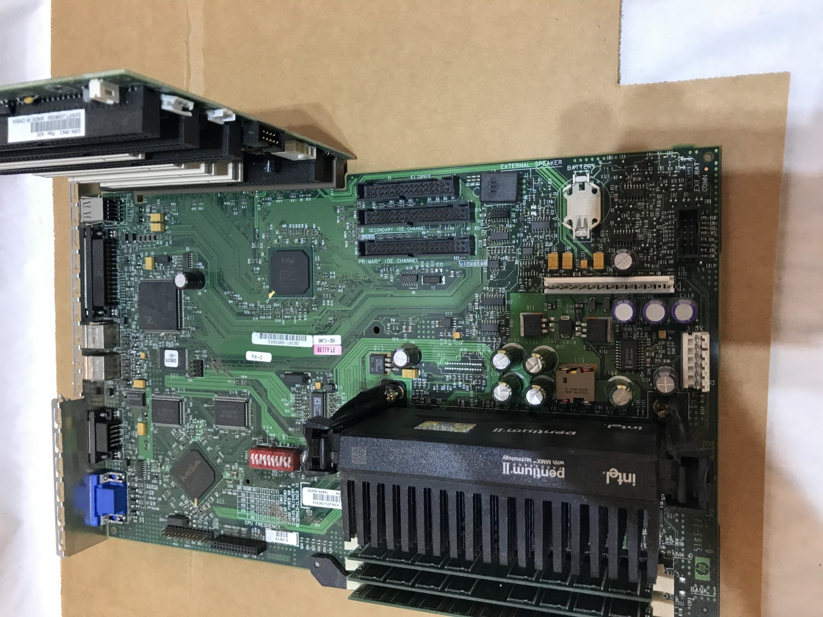 Intel Pentium II motherboard D5899-60001 / S630UTS2F9Af / 4 x ISA / Pentium 2