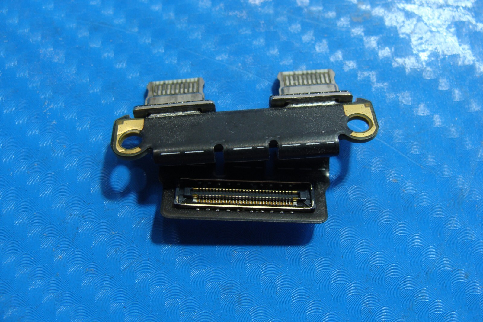 MacBook Pro A2141 Late 2019 MVVL2LL/A MVVM2LL/A 16″ Genuine I/O Board 923-03934