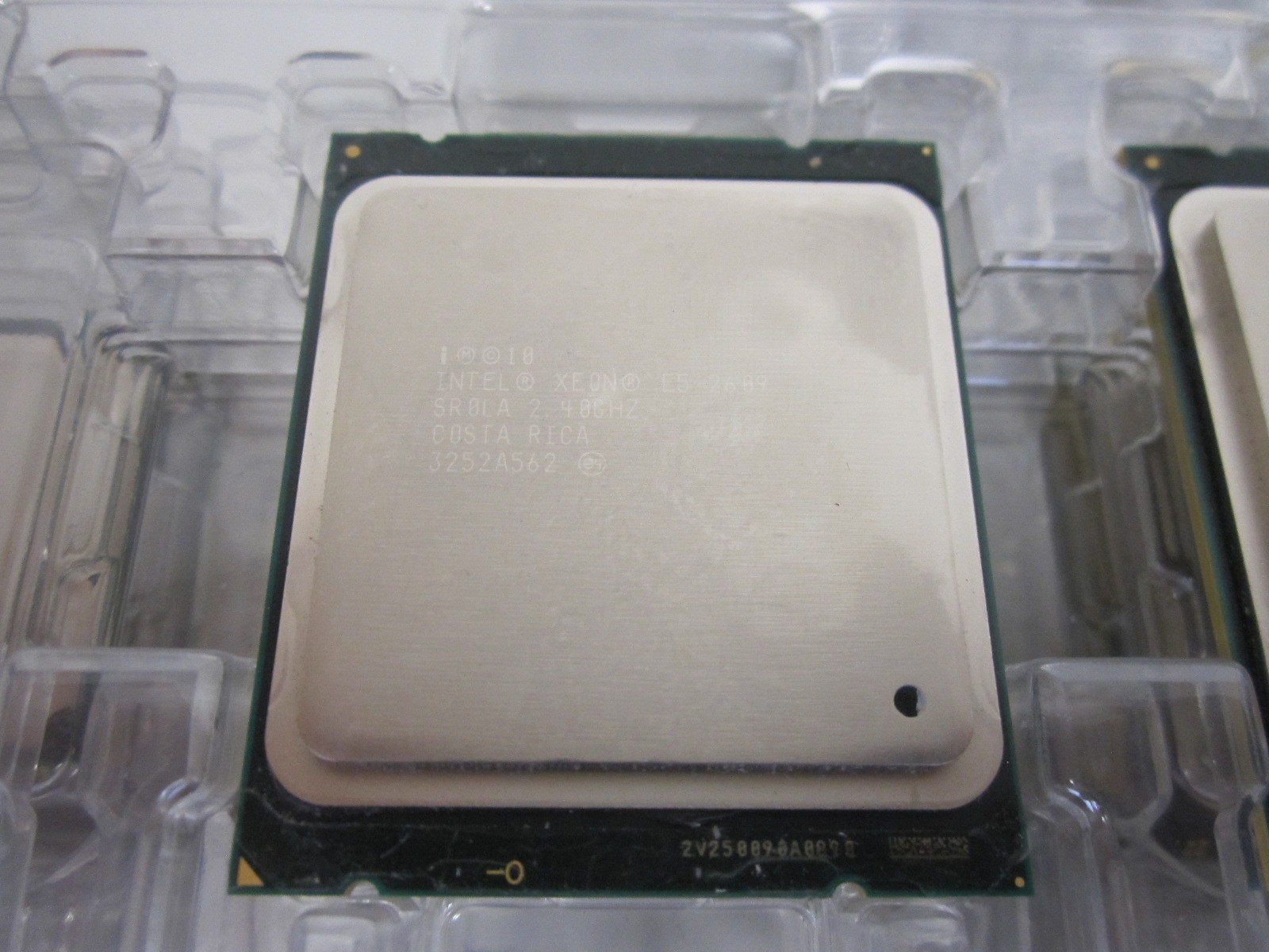 Intel Xeon E5-2609 Quad-Core Socket LGA2011 CPU Sever Processor SR0LA 2.40GHz