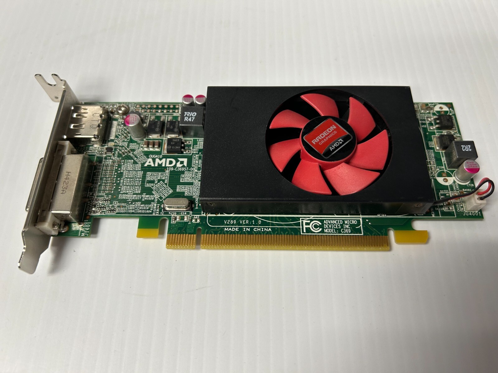 AMD Radeon HD8490 ATI-109-C36957 Graphics Card 1GB DP Port/DVI – 71219811H0G