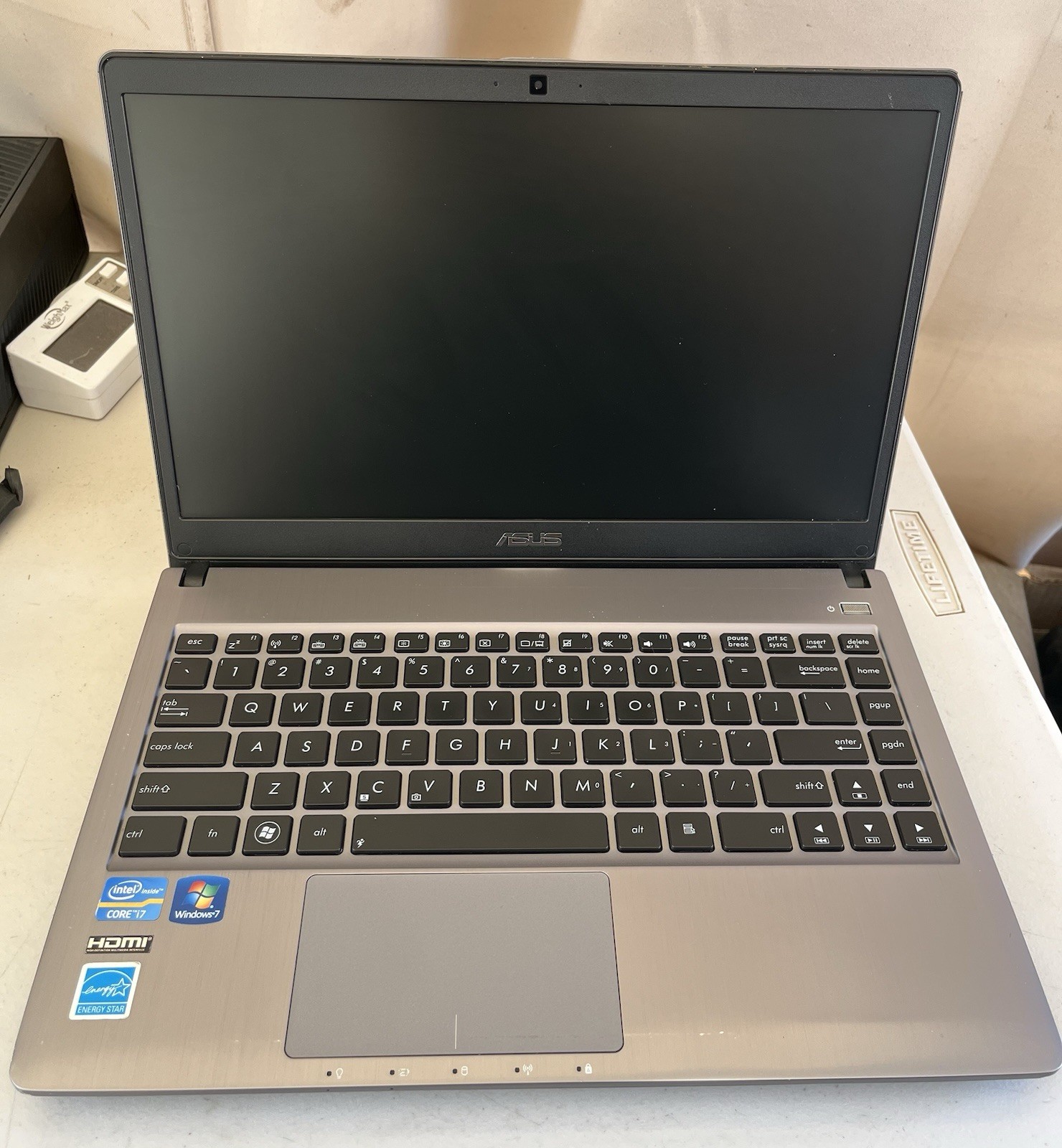 ASUS U47A laptop Pre-owned