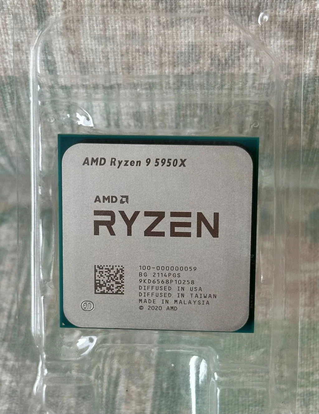 AMD Ryzen 9 R9-5950X 16-Core 32-Thread 3.4GHz-4.9GHz Socket AM4 Desktop Gaming