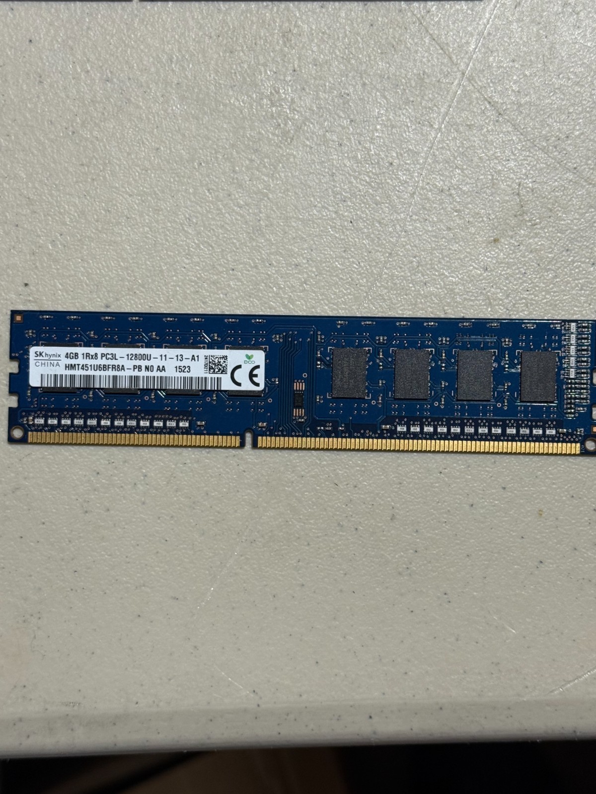 SK hynix 4GB 1Rx8 PC3L-12800U-11-13-A1 HMT451U6BFR8A-PB NO AA 1501 1534