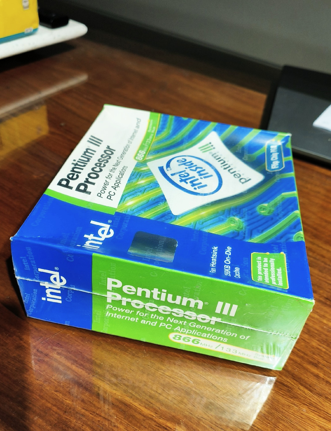 Brand new unopened Intel Pentium III 866MHZ CPU Highly collectible!