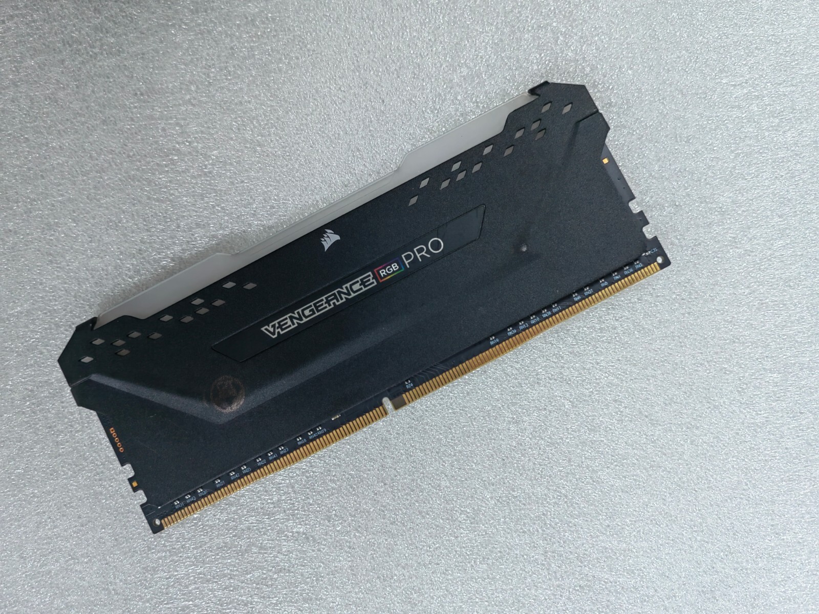 Corsair VENGEANCE Pro 16GB DDR4 3200 Desktop DIMM RAM RGB PC4-25600 288pin