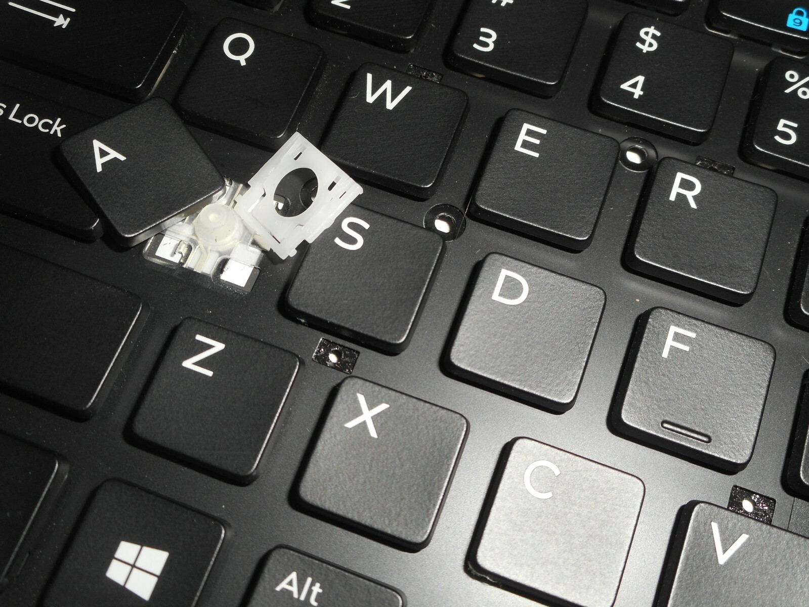 Single Key Cap + Clips For Dell Latitude E5450/E7450 P/N: D19TR Model: SN7230BL