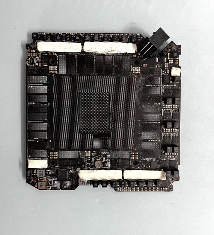 (FOR PARTS) Nvidia RTX 5090 Founders Edition No Core & VRAM With Box (US Stock)