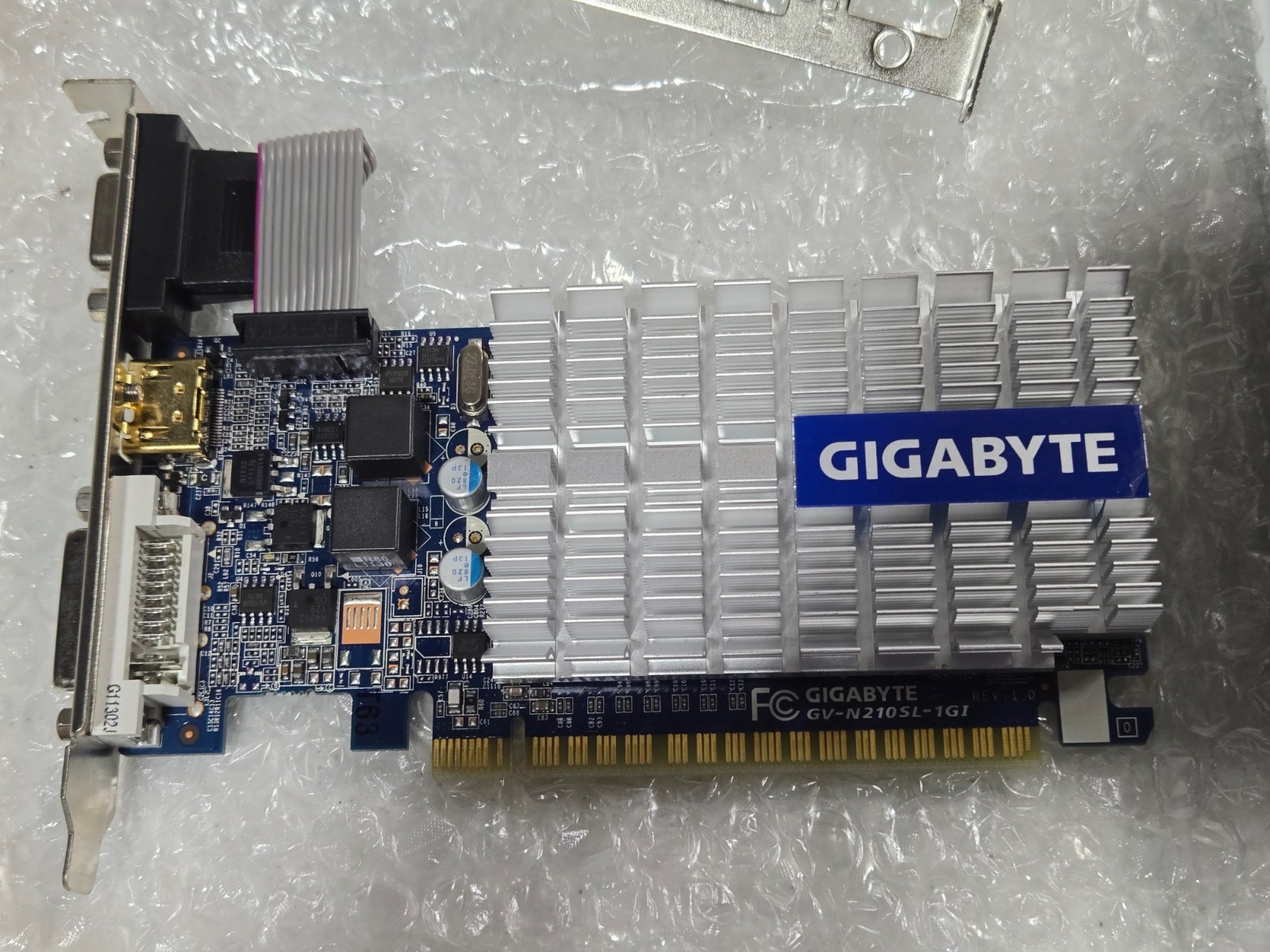 Gigabyte NVIDIA GeForce 210 1GB Silent 0db (GV-N210SL-1GI) DDR3 SDRAM