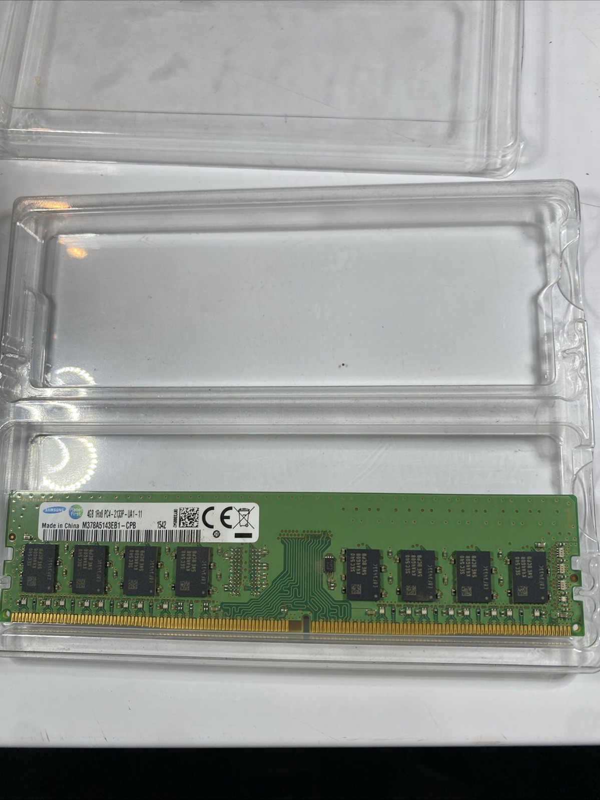 Samsung 4GB Single Stick(DDR4-2133Mhz) (M378A5143DB0-CPB) FREE SHIPPING!