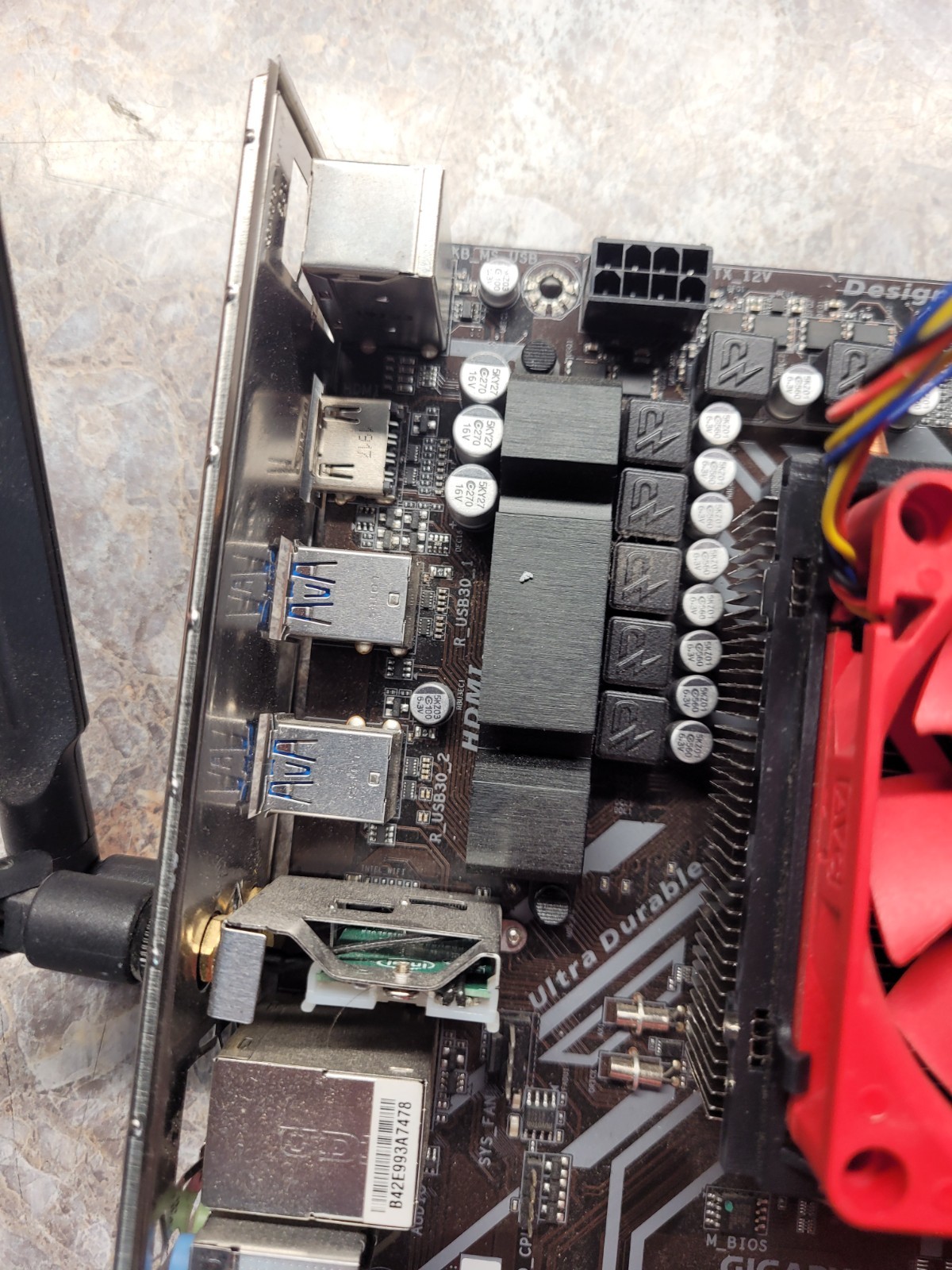 *COMBO Gigabyte B450M DS3H WIFI AM4 microATX Motherboard Ryzen 5 2400G 16GB Ram!
