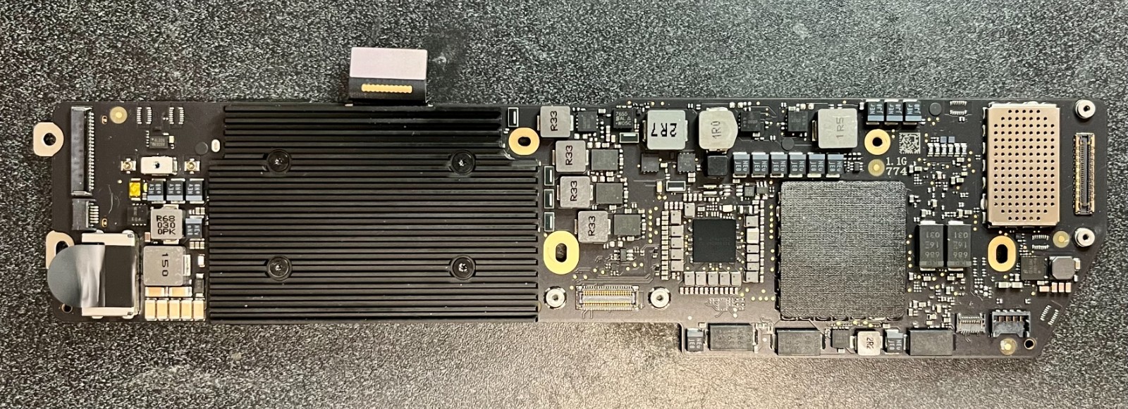 MacBook Air 13″ A2179 820-01958-A Logic Board Motherboard for Parts
