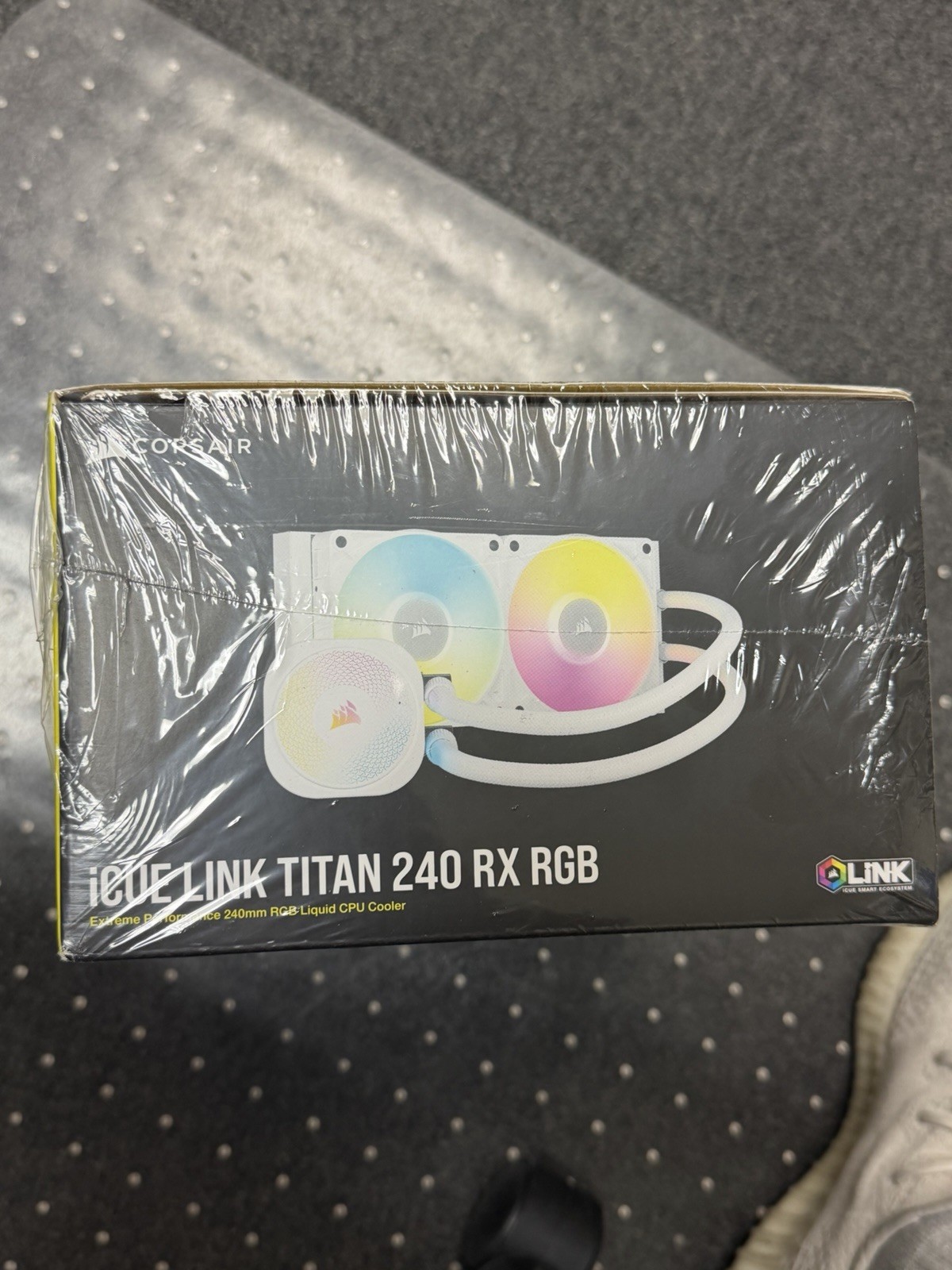 CORSAIR – iCUE LINK TITAN 240 RX Liquid CPU Cooler with RGB Lighting – White