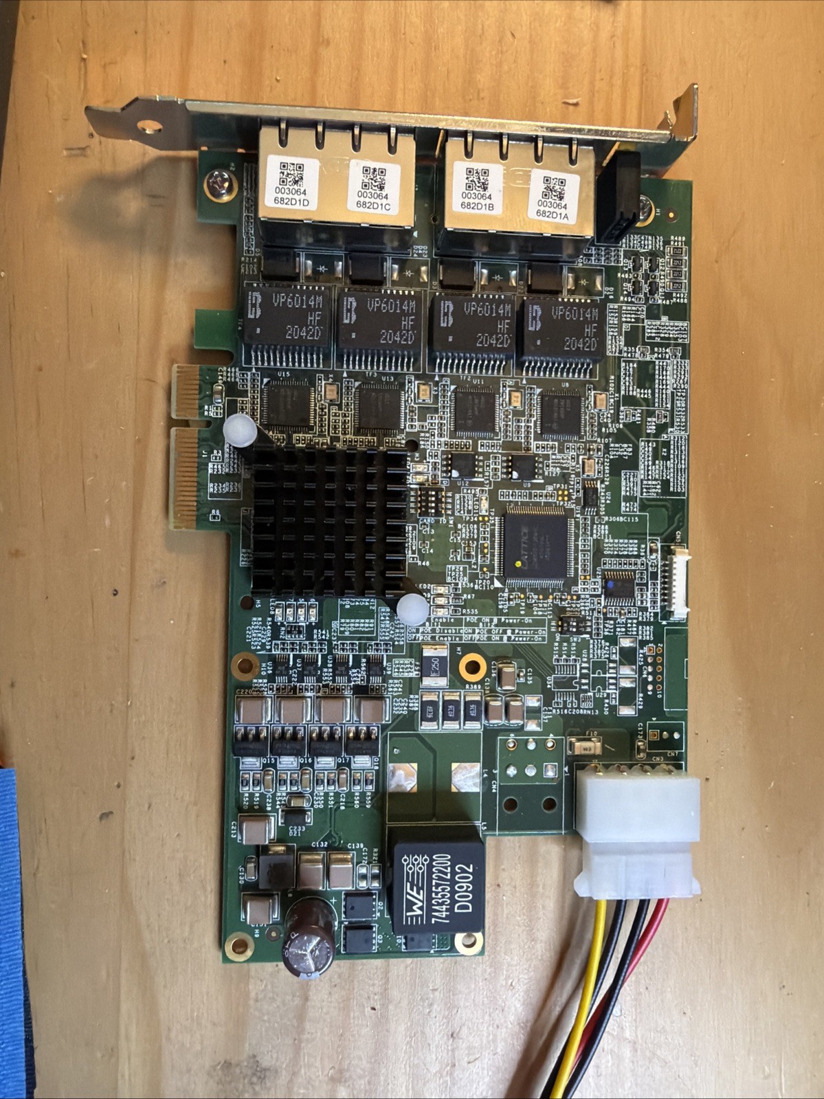 Adlink PCIe-PoE72 51-18531-0A10 Frame Grabber / Video Capture Card