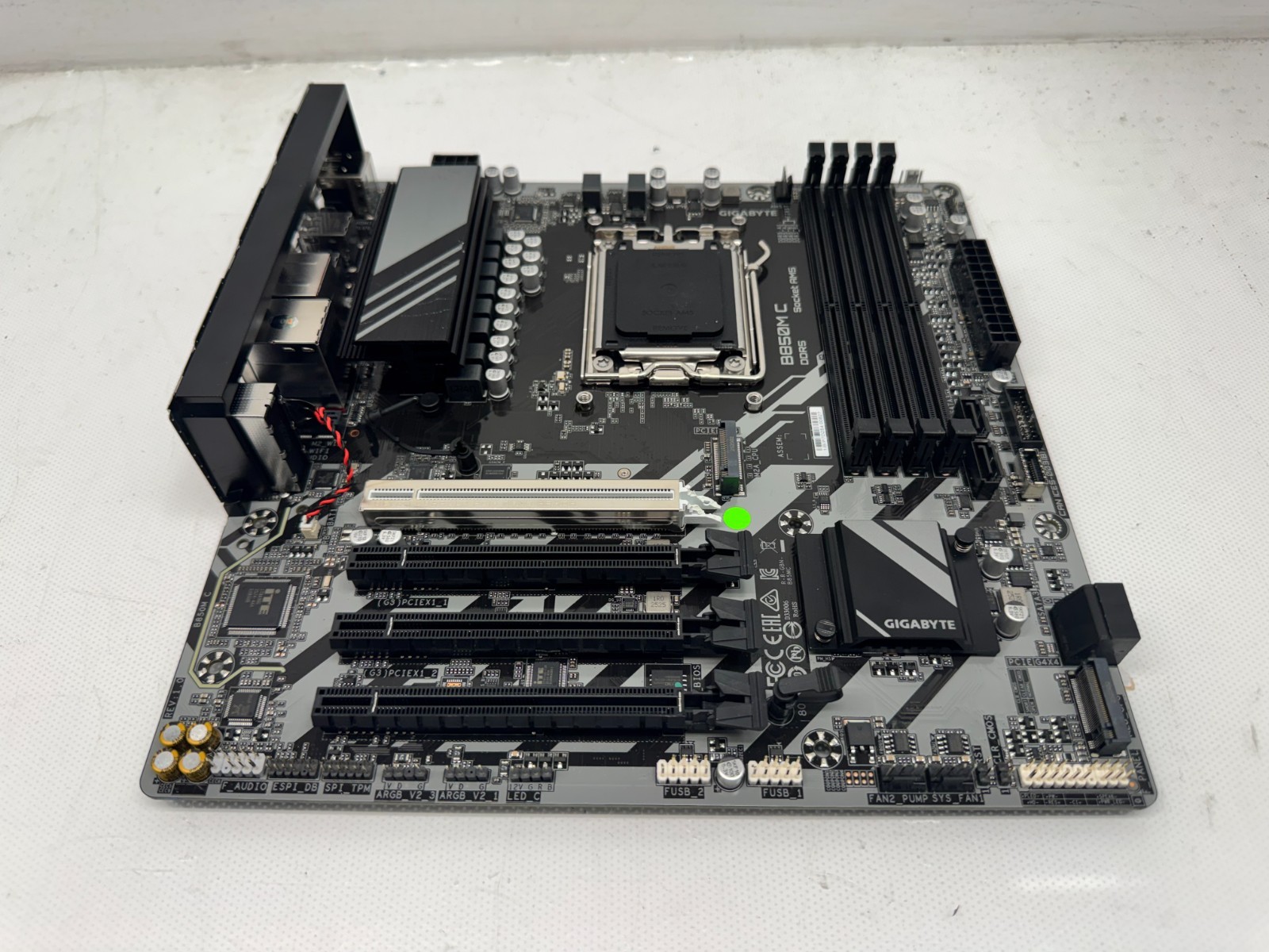 GIGABYTE B850M C AMD AM5 Motherboard mATX PCIe 5.0 x16 slot *READ*