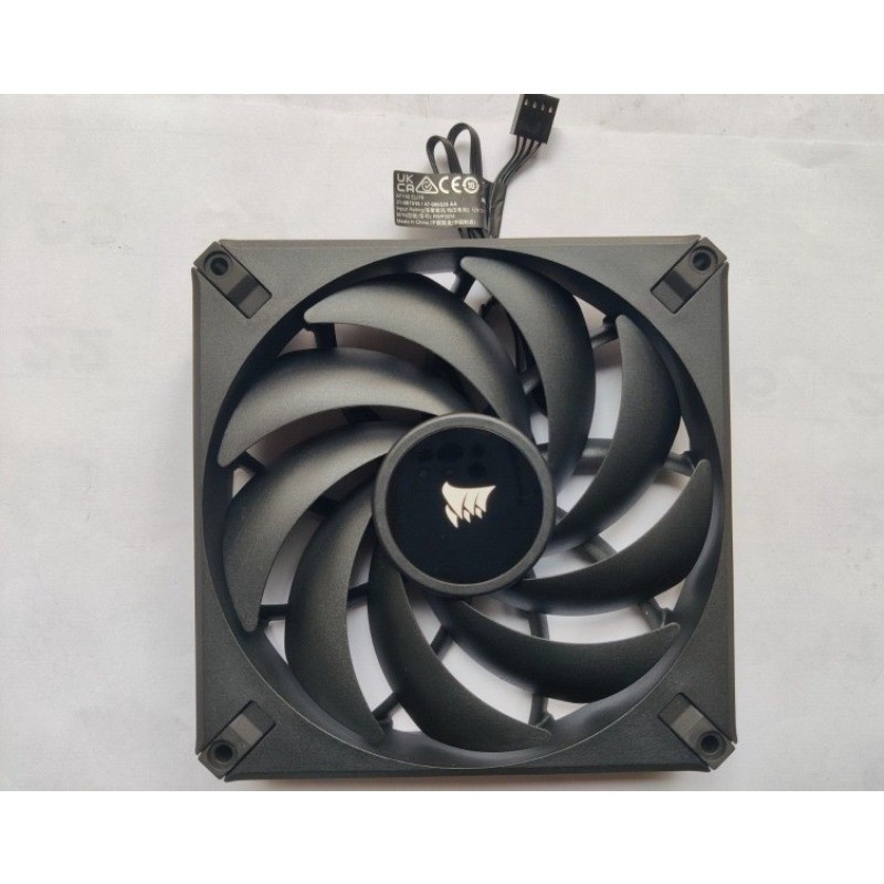 Corsair AF140 ELITE High-Performance PWM Fluid Dynamic Bearing Fan