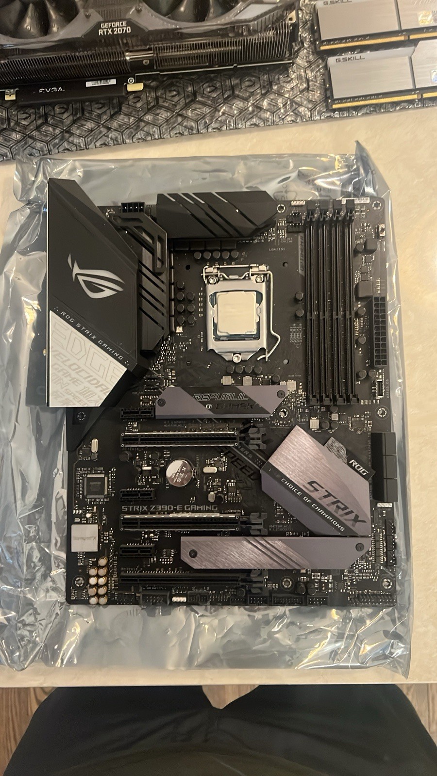 Motherboard – ASUS ROG Z390-E Gaming CPU- Intel i7-8700k Graphics Card, EVGA GPU