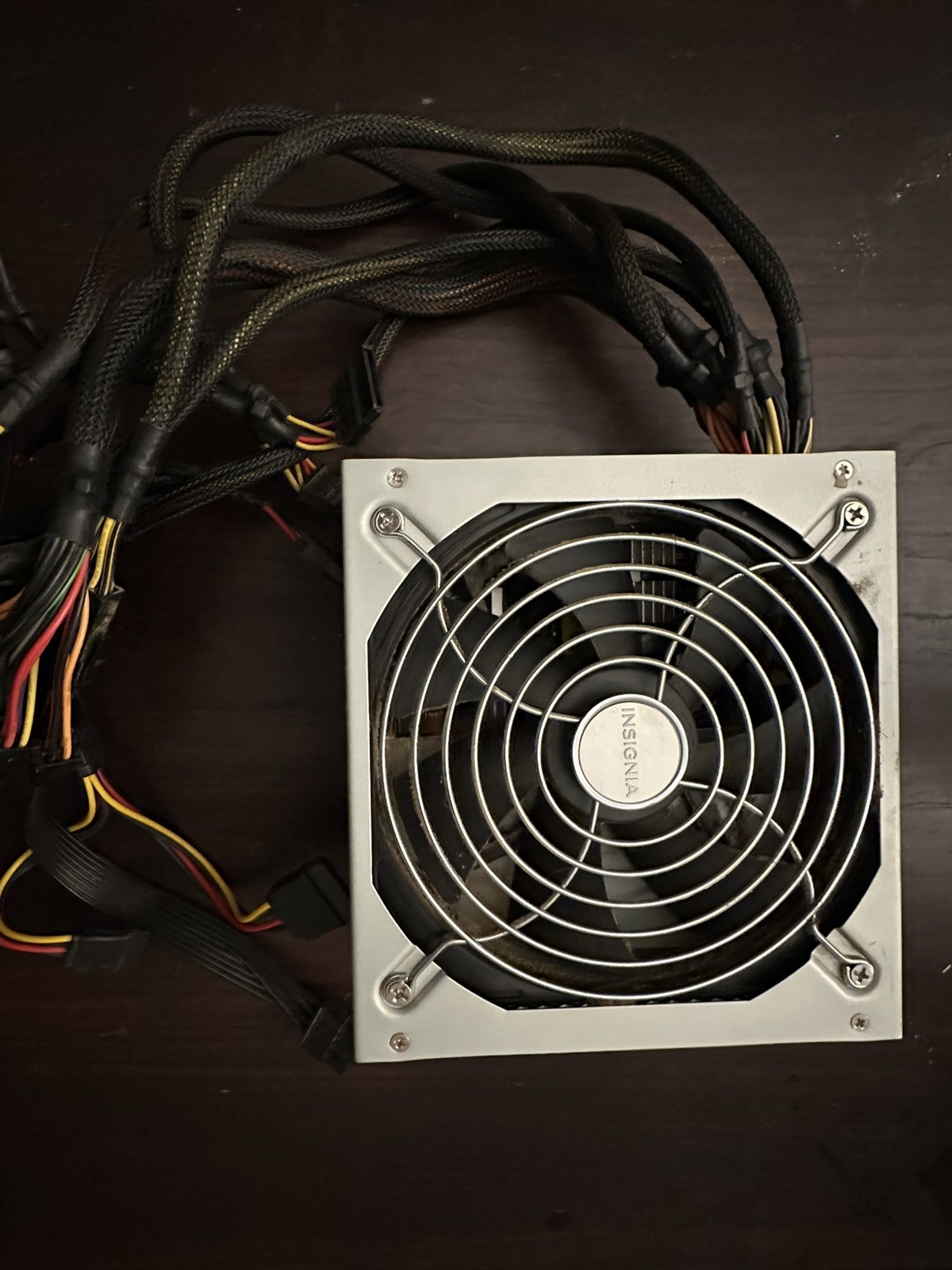 Insignia NS-PCW5250 ATX Power Supply 420W 520W Peak, 24 Pin, SATA, 1 Fan