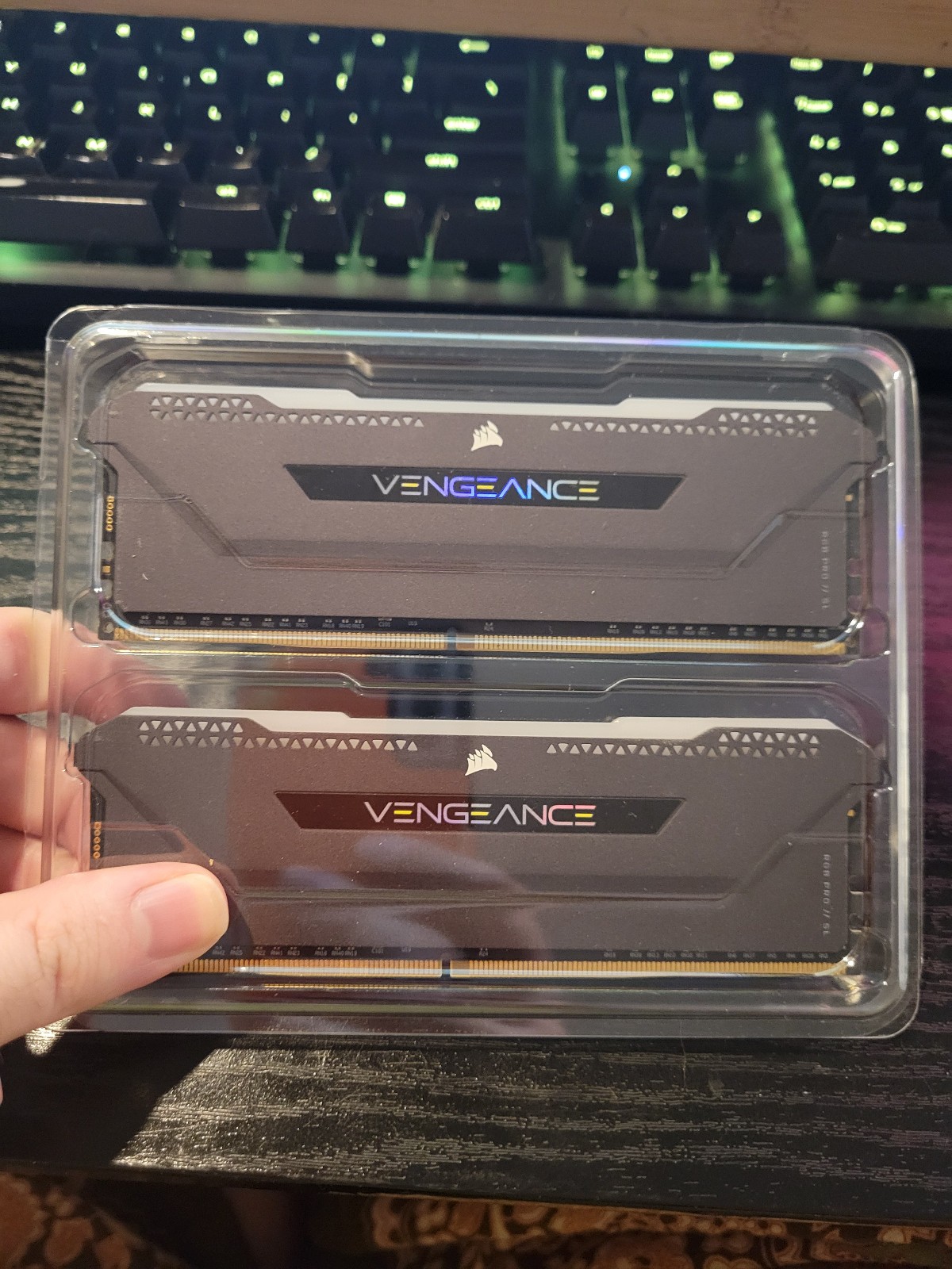 Corsair Vengeance RGB Pro SL 16GB (2x8GB) DDR4 3200 (CMH16GX4M2E3200C16)