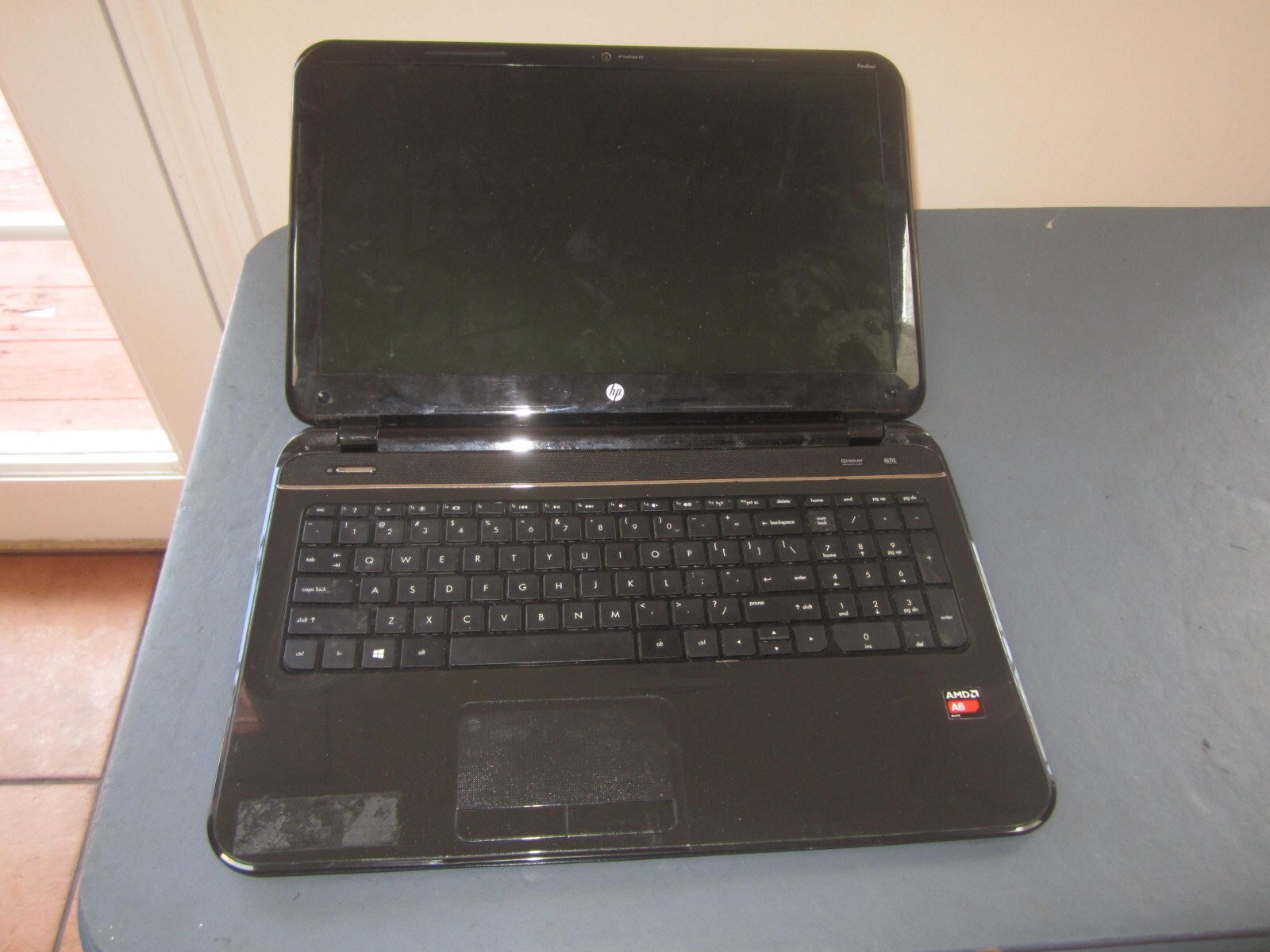 FOR PARTS HP Pavilion 15-b142dx Laptop – POWERS ON – NoHD BAD BATTRY NoCord