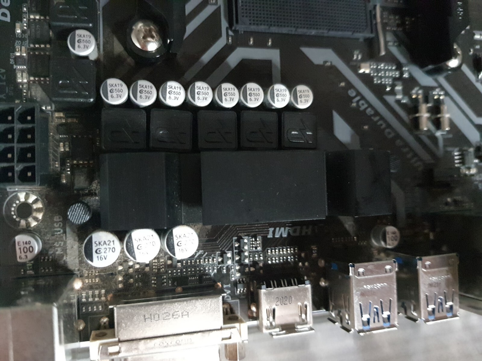 1 damaged GIGABYTE B450M DS3H MOTHERBOARDs+box manual accessories Bad VRM