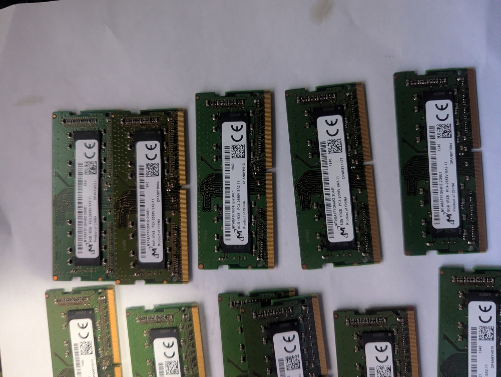 Micron 8GB DDR4 SODIMM 2666MHz Memory Module (MTA8ATF1G64HZ-2G6E1)