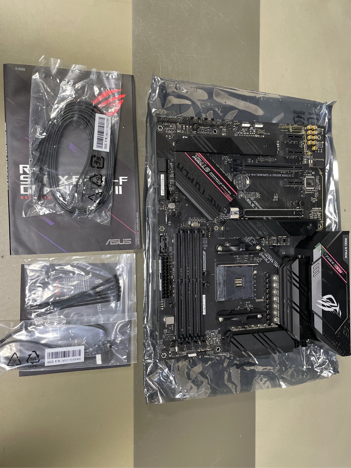 ASUS TeK STRIX B550-F GAMI WIFI II 128 GB ROG B550 AMD AM4 DDR4 ATX Motherboar 3