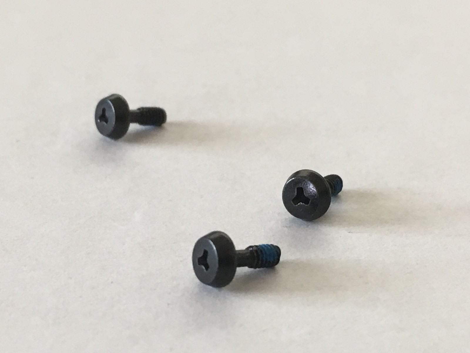 New OEM MacBook Pro Unibody 15″ A1286 Battery Screw Set w/Tools 2009-2012 Models