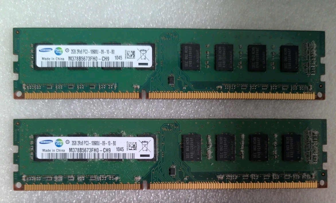 Samsung 2 x 2GB M378B5673FH0-CH9 PC3-10600U-09-10-B0 1333MHz 240pin Desktop RAM