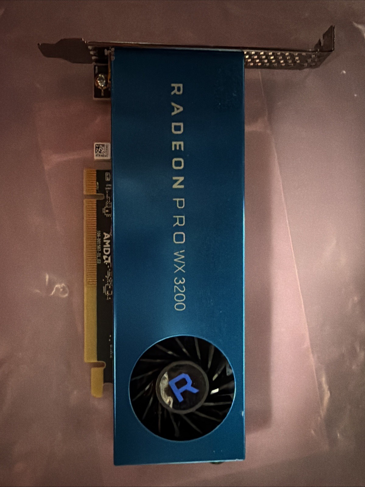 AMD Radeon Pro WX 3200 4GB GDDR5 GPU Graphics Video Card