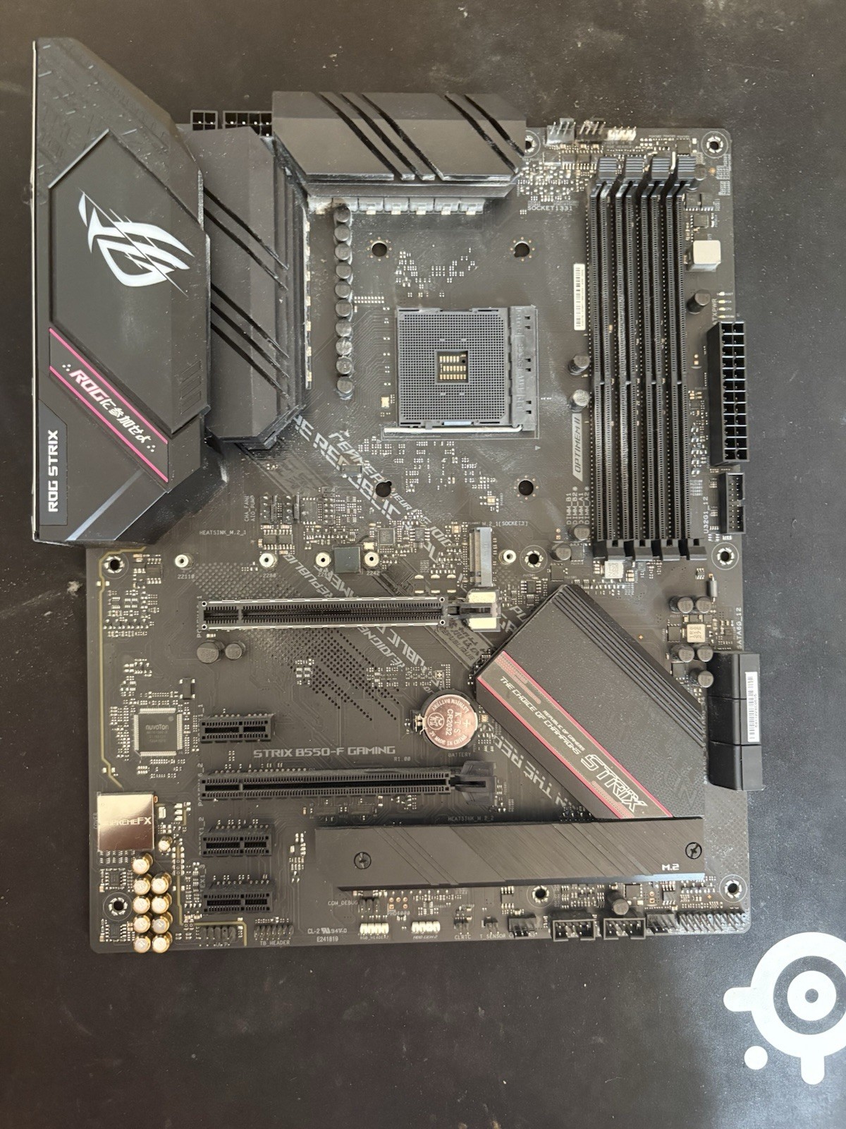 ASUS ROG STRIX B550-F GAMING ATX AM4 DDR4 4-Slot HDMI/DP PCIe MB