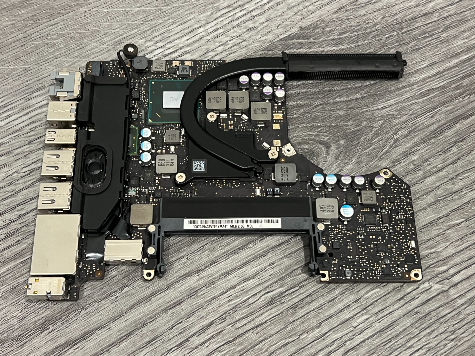 Apple MacBook Pro 13″ 2012 A1278 i5 2.5GHZ Board Motherboard 820-3115-B 4GB