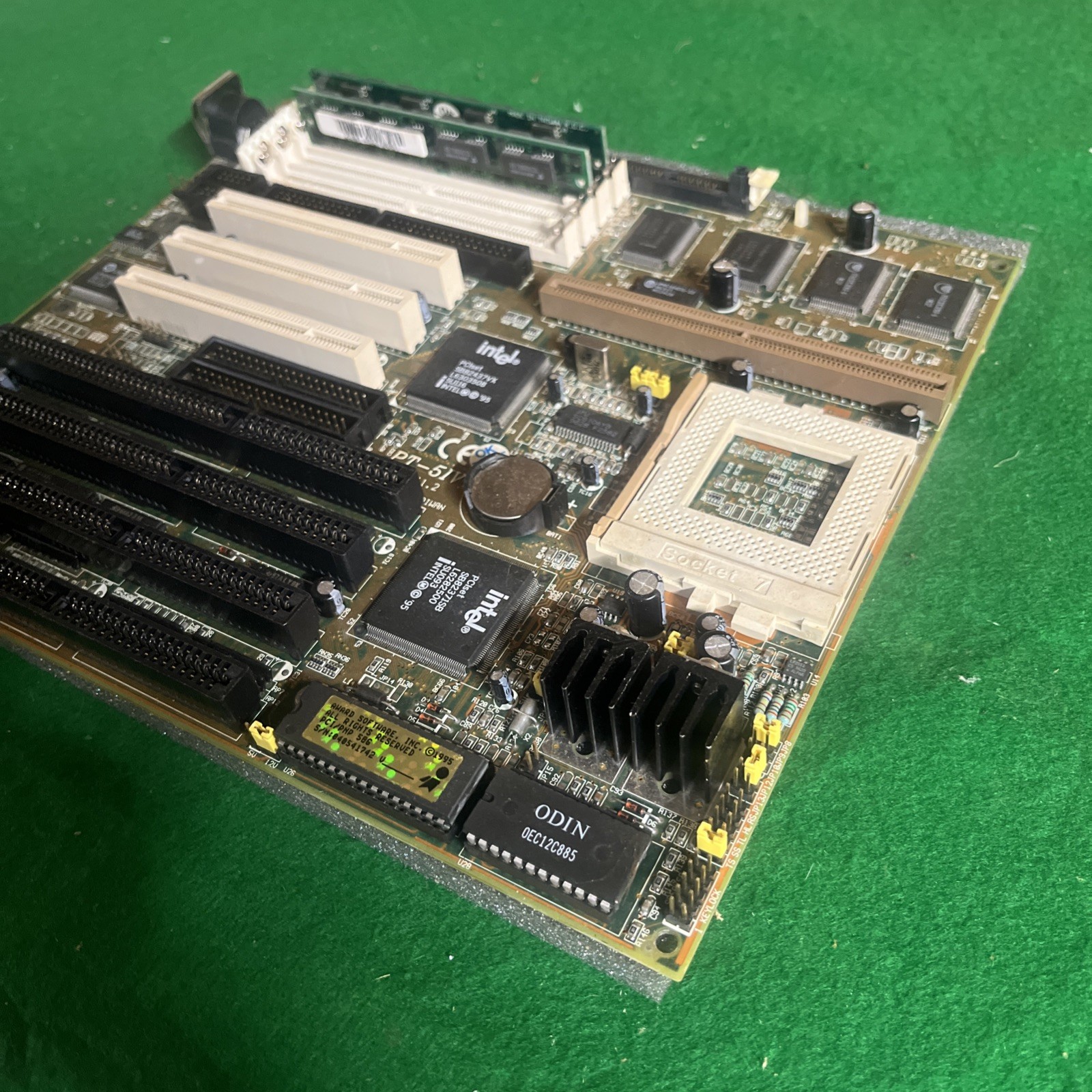 Azza PT-5IV VER 1.2 Socket 7 Motherboard Intel 430VX Pentium PCI ISA Award BIOS