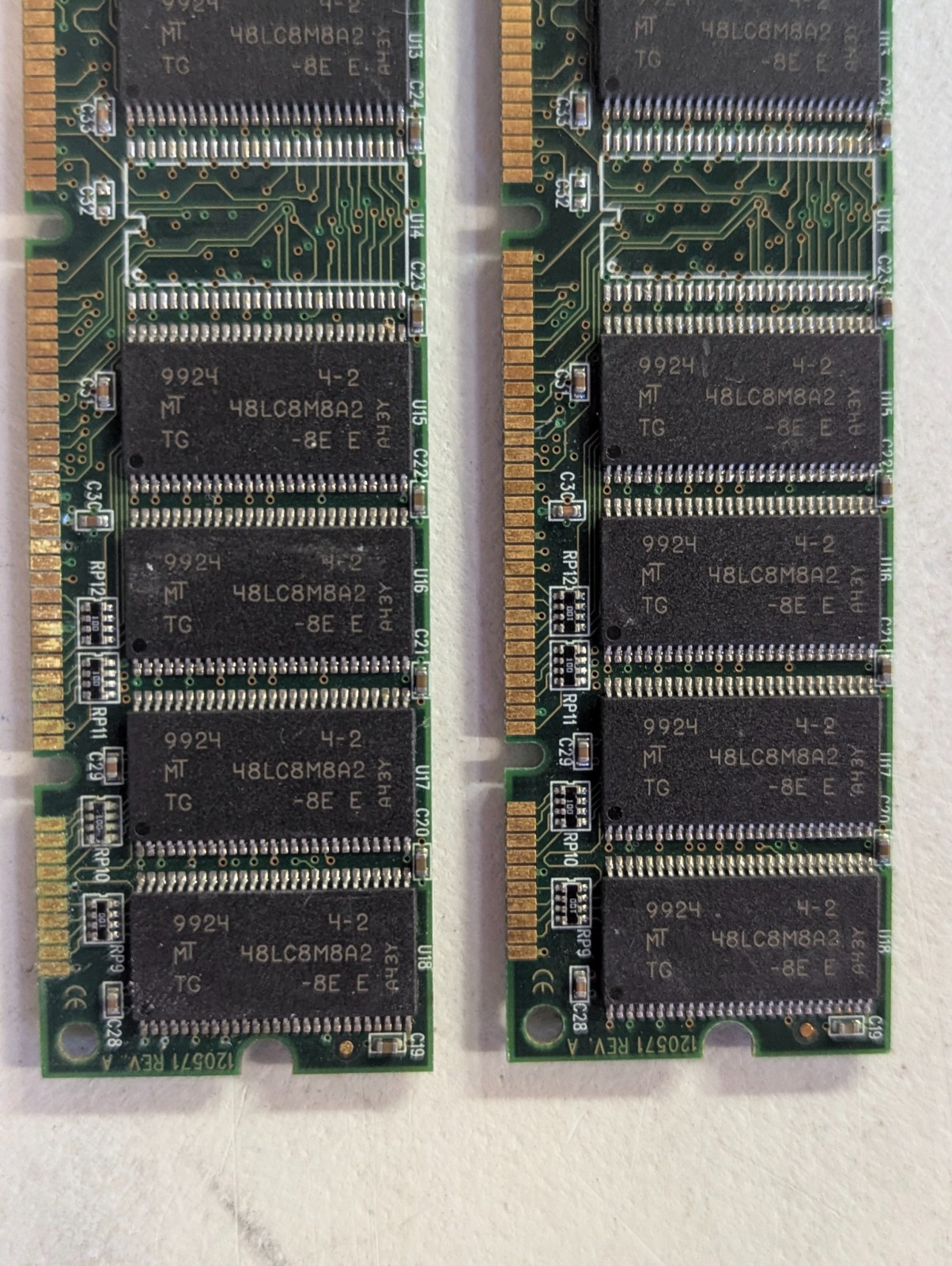 Lot 2 Micron MT48LC8M8A2-8E 2x128MB PC100 SDRAM 168-Pin DIMM Non-ECC
