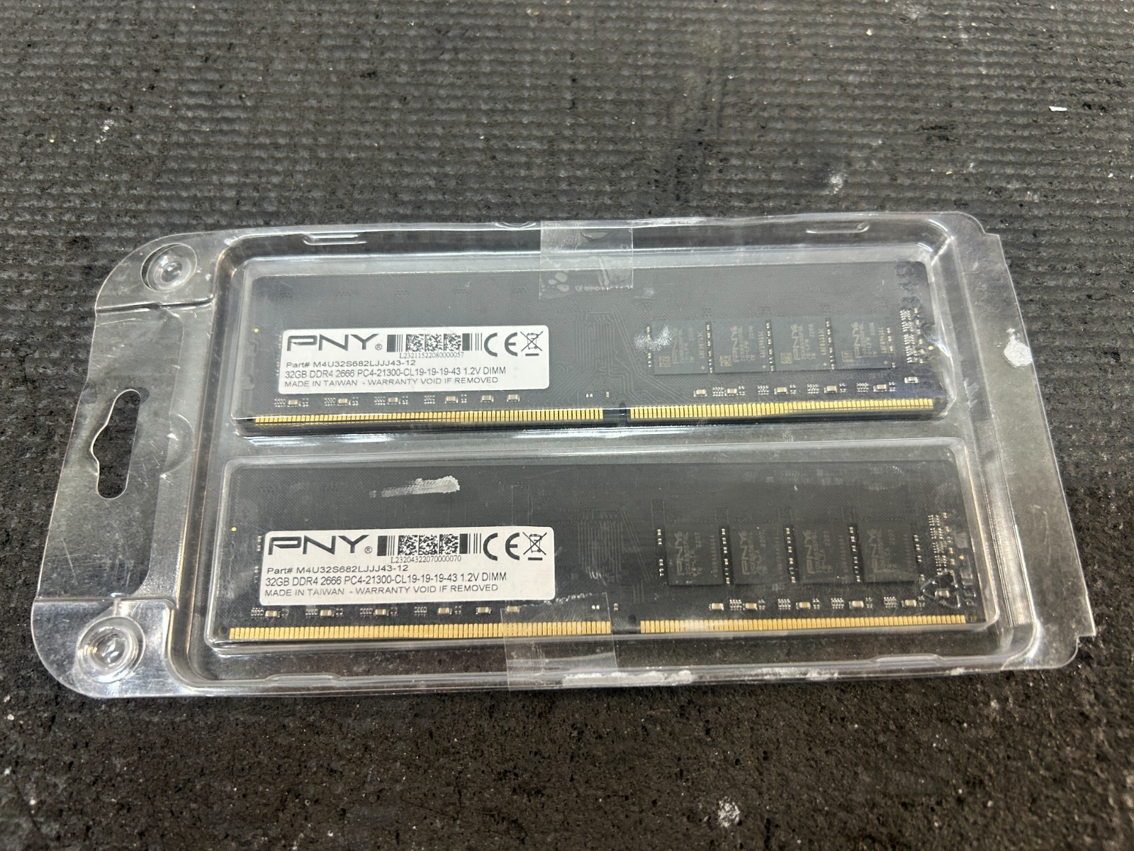 PNY DDR4 SDRAM 64GB (2x32GB) PC4-21300 288-Pin DIMM Desktop RAM