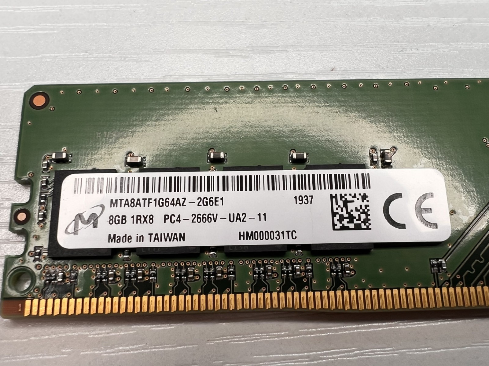 Micron 16GB RAM KIT 2666MHz (2X8GB) (DDR4 SDRAM) Memory (MTA16ATF2G64AZ-2G6E1)