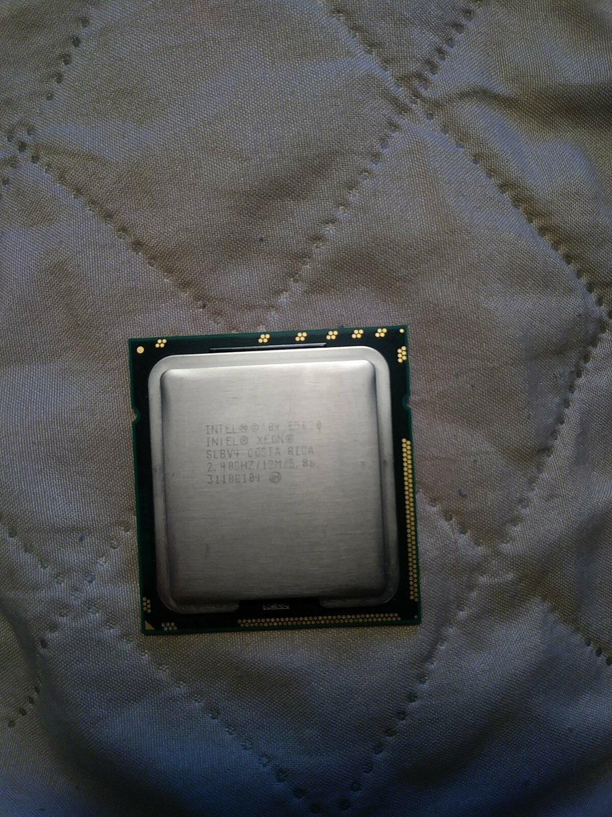 Intel Xeon E5620 2.4GHz Quad-Core (AT80614005073AB) Processor
