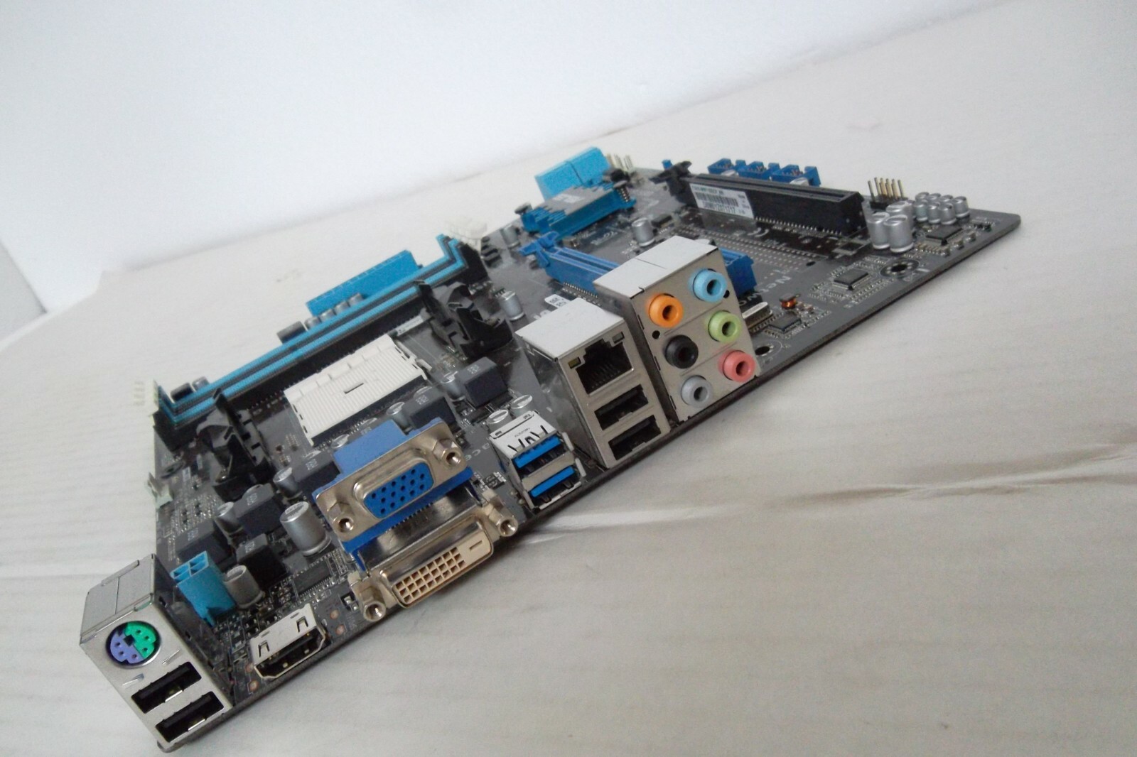 ASUS F2A55-M Motherboard FM2 v10.2 USB 3.0 SATA DDR3 mATX HDMI DVI VGA AMD A55