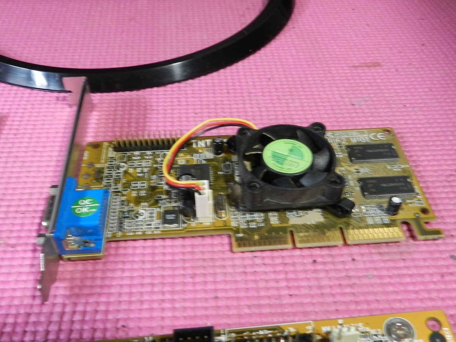 Gigabyte GA-7IXE-Slot A-750MHZ Athlon-256gb Ram-TNT2 Vanta AGP-SB 512 PCI Combo