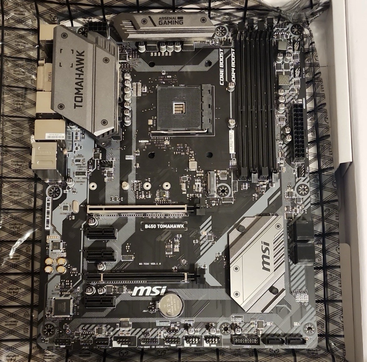MSI B450 TOMAHAWK AM4 ATX DDR4 4-DIMM M.2 HDMI/DVI USB 3.1 Motherboard