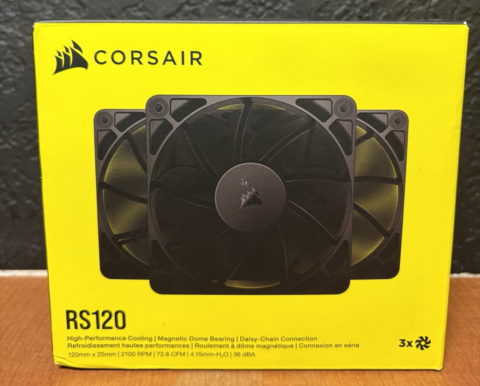 CORSAIR RS120 120mm PWM Fans – Daisy-Chain Connection – Low-Noise – Magnetic