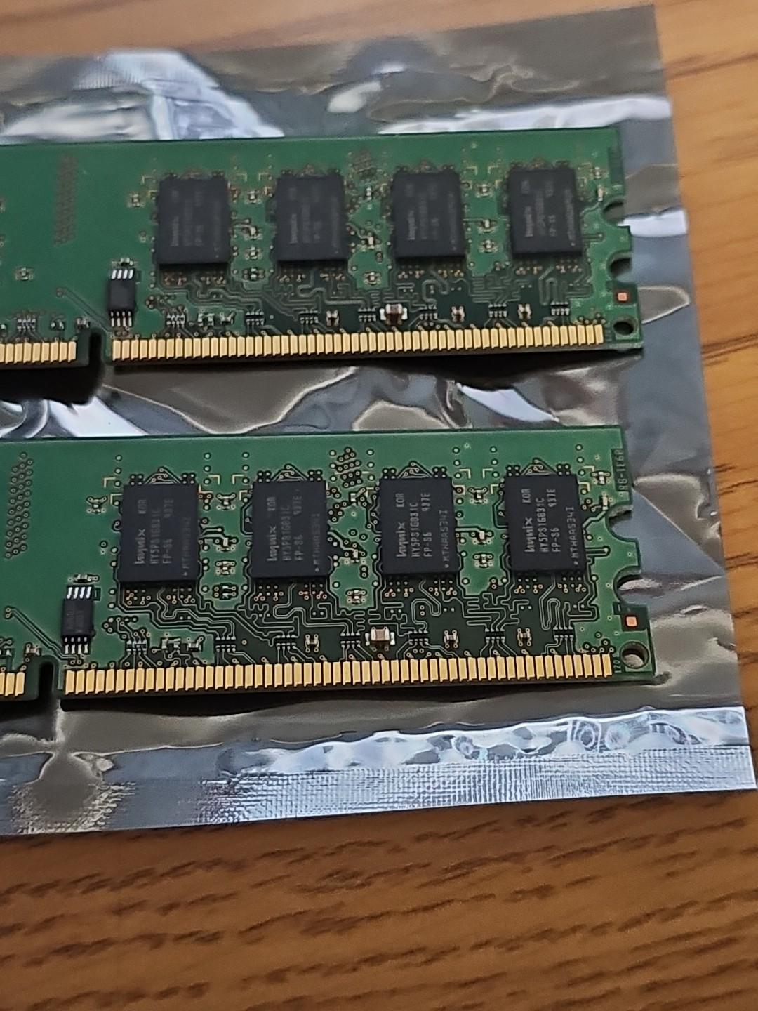 Hynix 4GB (2×2GB) DDR2‑800 PC2‑6400U RAM • 2Rx8 • HYMP125U64CP8‑S6