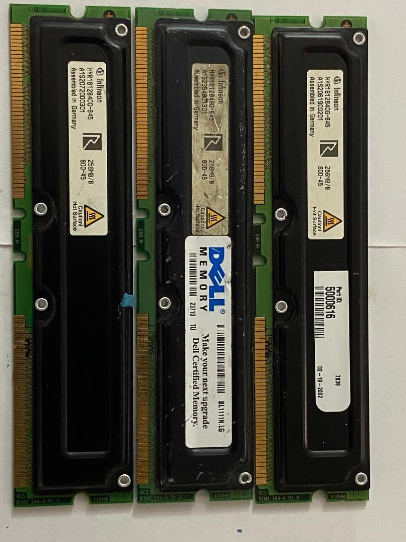 Infineon 256MB x1 RDRAM 184-pins 800-45 HYR1612840G-845 ECC RIMM