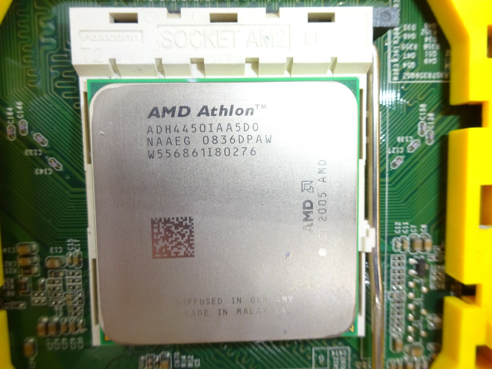 Foxconn RS740M03A1-8EKRS2H – with CPU AMD X2 4450E 2.3Ghz – with I/O Shield #M621