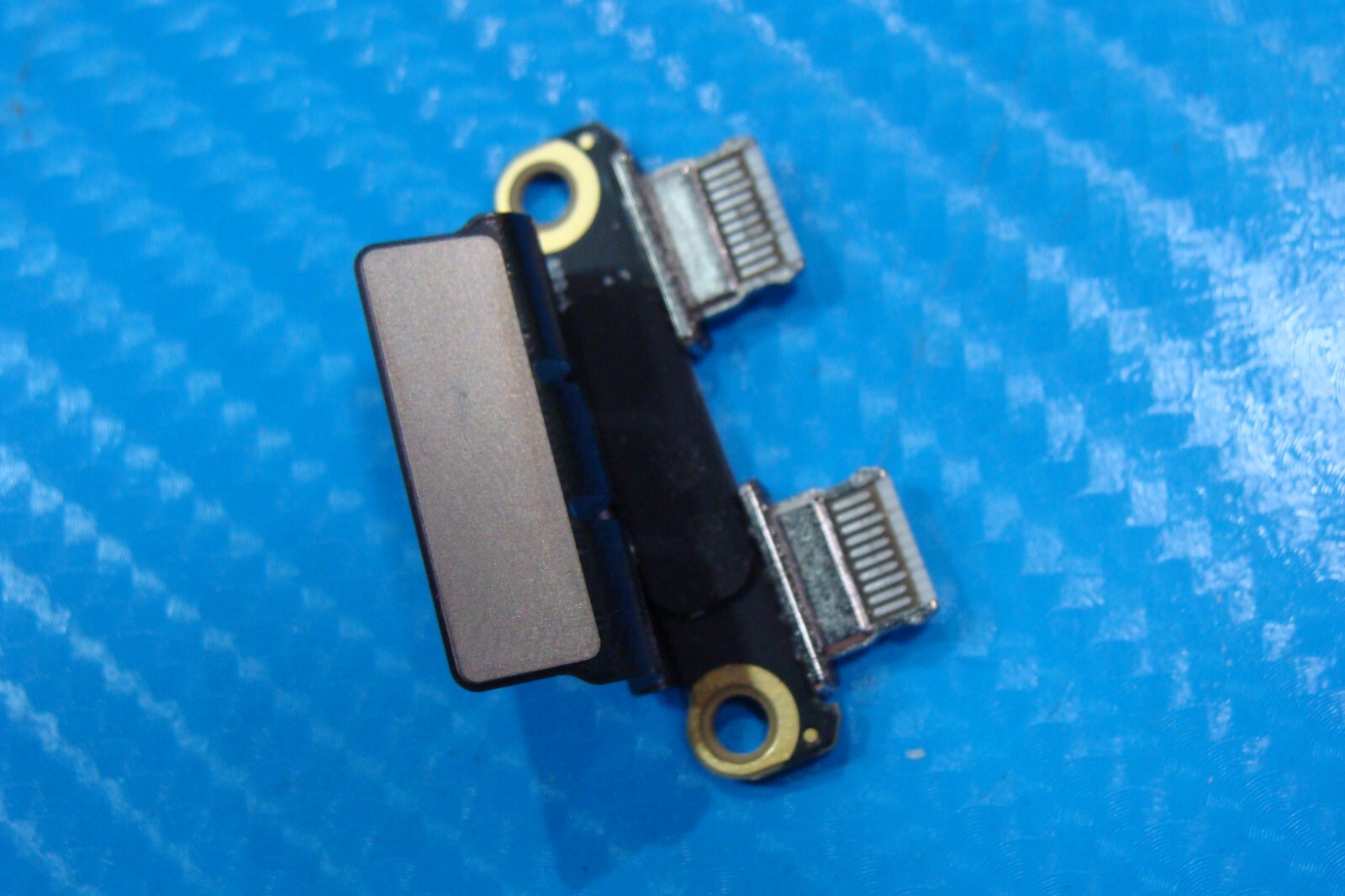MacBook Pro 16″ A2141 Late 2019 MVVL2LL/A MVVM2LL/A Genuine I/O Board 923-03934